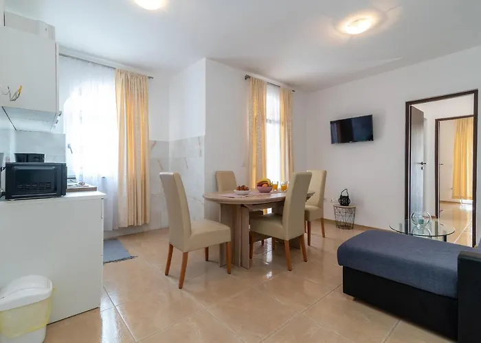 A1 - Seafront With Balcony 1 Min To Apartment *