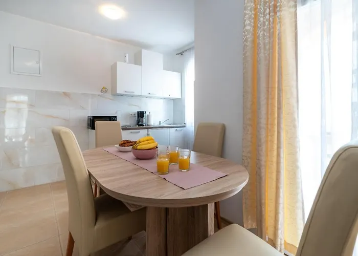 A1 - Seafront With Balcony 1 Min To Apartment *