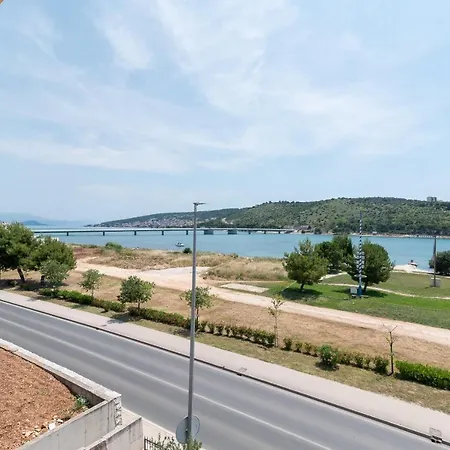 Appartement A1 - Seafront With Balcony 1 Min To *
