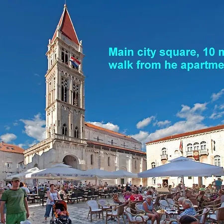 Apartamento A 1 - Seafront With Balcony 1 Min To Trogir