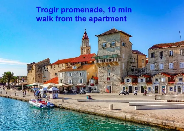 A1 - Seafront With Balcony 1 Min To Lägenhet Trogir