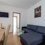 Apartament A1 - Seafront With Balcony 1 Min To