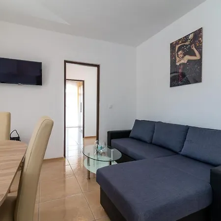 Apartamento A 1 - Seafront With Balcony 1 Min To