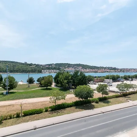 Apartamento A 1 - Seafront With Balcony 1 Min To Trogir